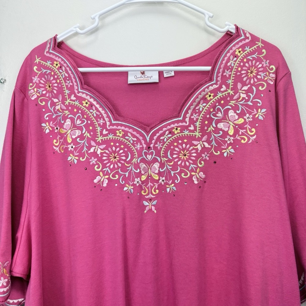 Quacker Factory Pink Floral Rhinestone Short Sleeve Scalloped Knit Top Size 2X - Picture 3 of 11